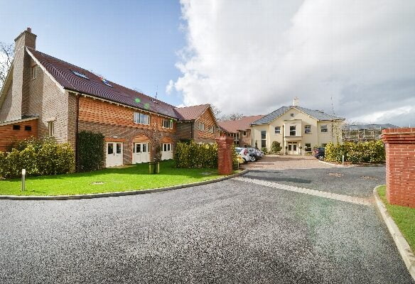 Homefield Grange Care Home 14 65432202803 16196