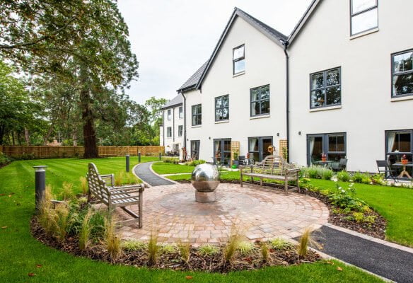 Mornington Court Care Home 12 65432236506 09102010030310
