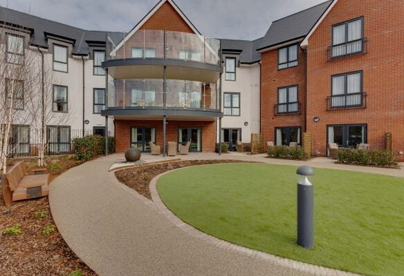 Oakfield Croft Care Home 18 65432236738 0212200225351