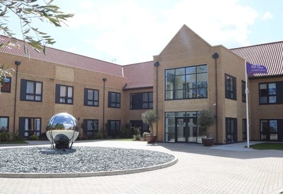Castor Lodge Care Home Peterborough 16 65432240128 1905220921371